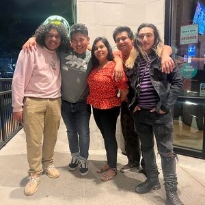 Meet your Posher, Vicenta